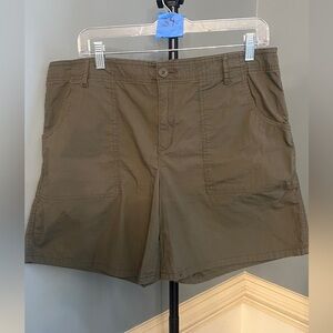 Liz Claiborne Women's Khaki Cargo Shorts